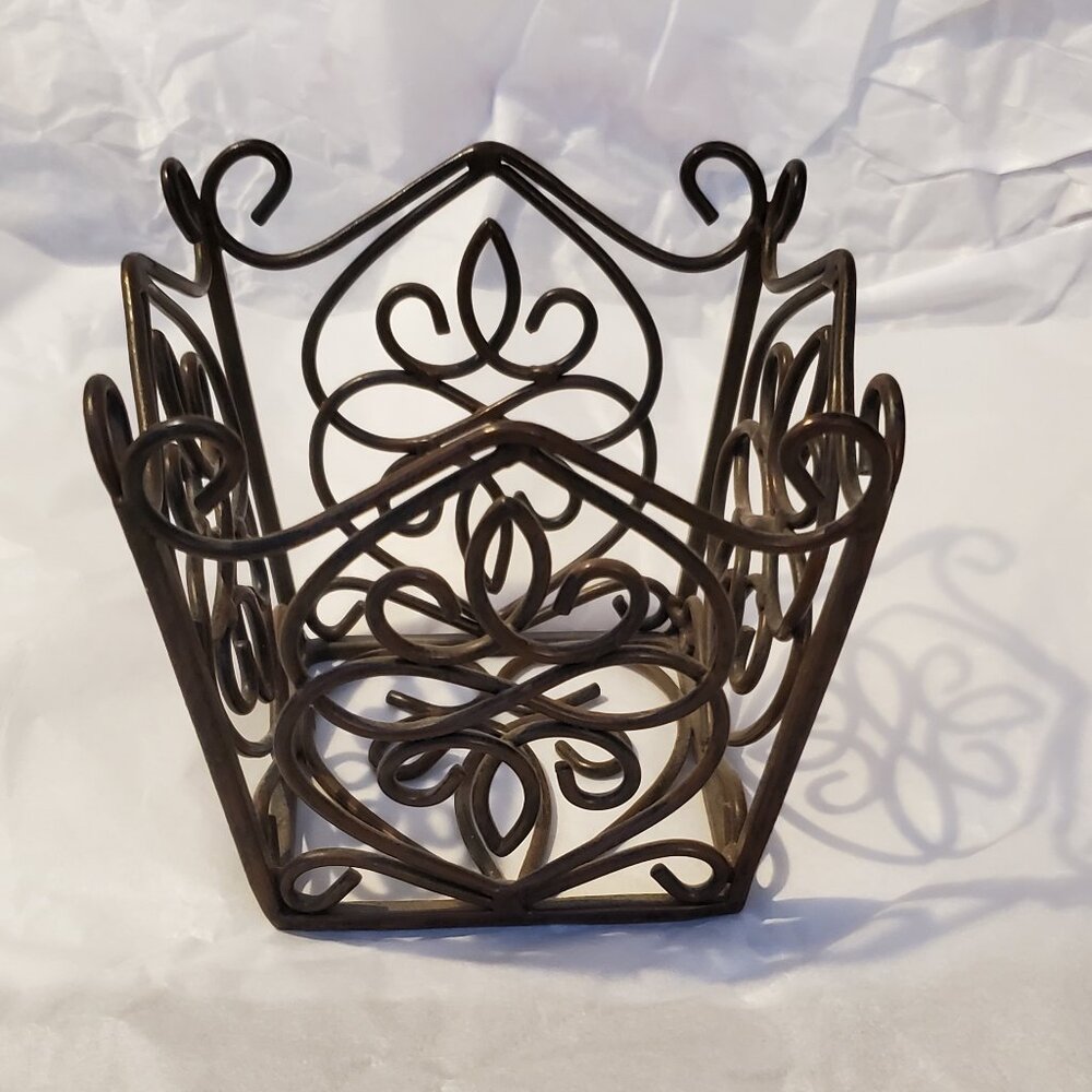 Southern Living at Home Rosedale Scrolled Wire Basket Plant Holder - Picture 1 of 5